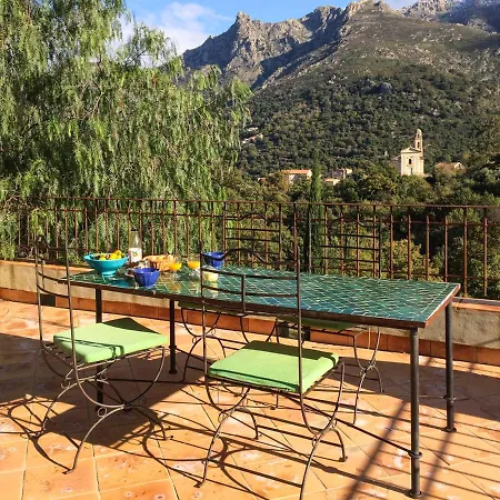 Sleeps 8 With Pool Air Con And Wifi