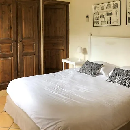 Villa Sleeps 8 With Pool Air Con And Wifi