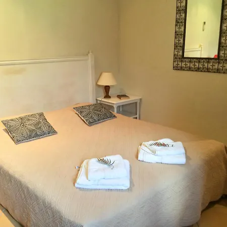 Sleeps 8 With Pool Air Con And Wifi