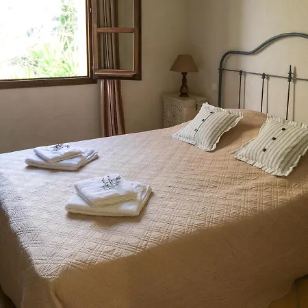 Villa Sleeps 8 With Pool Air Con And Wifi