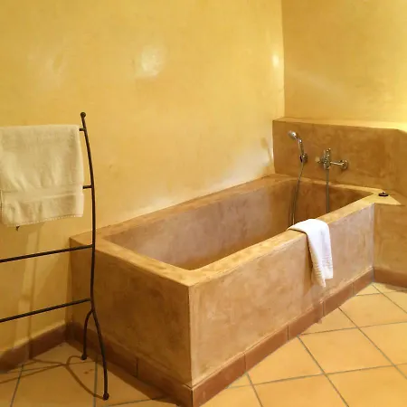 Sleeps 8 With Pool Air Con And Wifi Feliceto