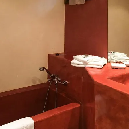 Villa Sleeps 8 With Pool Air Con And Wifi