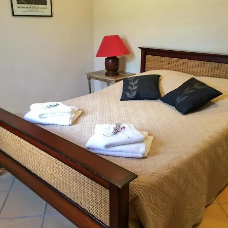 Sleeps 8 With Pool Air Con And Wifi *